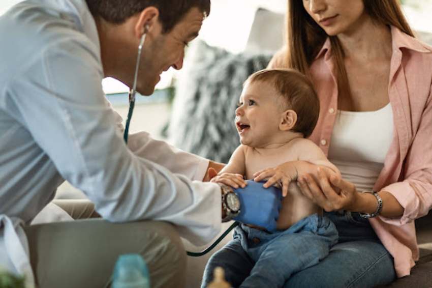 Importância das consultas pediátricas regulares: guia completo